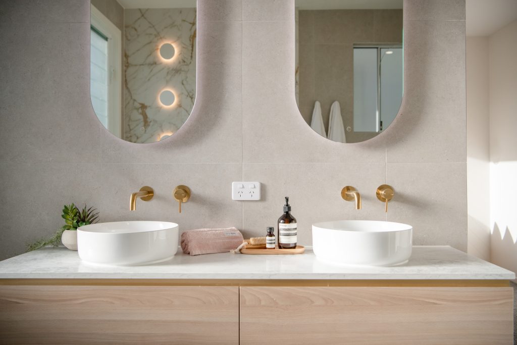 The 8 Best Sinks For Your Bathroom Renovation: Pros, Cons, & Considerations